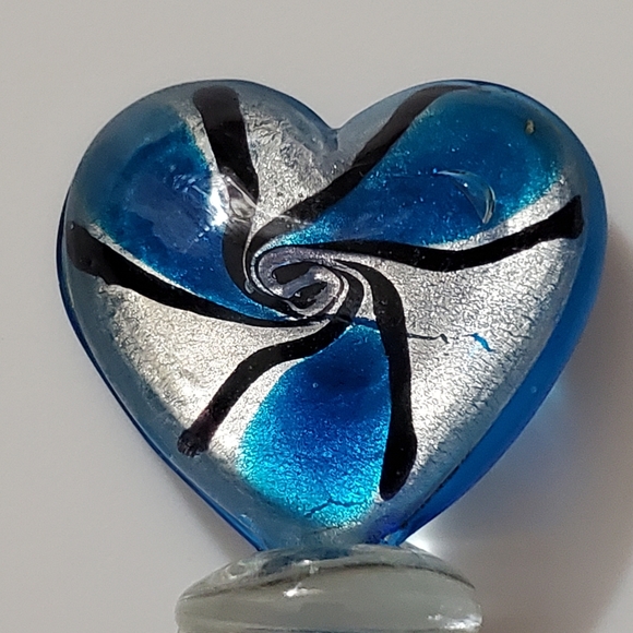 Wine bottle topper heart hand blown glass murano style blue foil Valentine’s Day - Picture 3 of 6